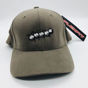 CRAWLERS MENS BEIGE HAT SIZE S-M NWT FLEX FIT